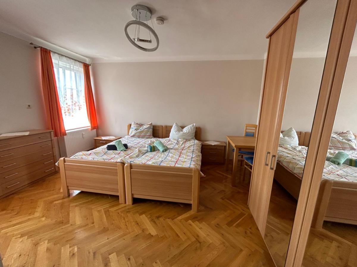 Grosse Ferienwohnung Klagenfurt am Woerthersee Buitenkant foto